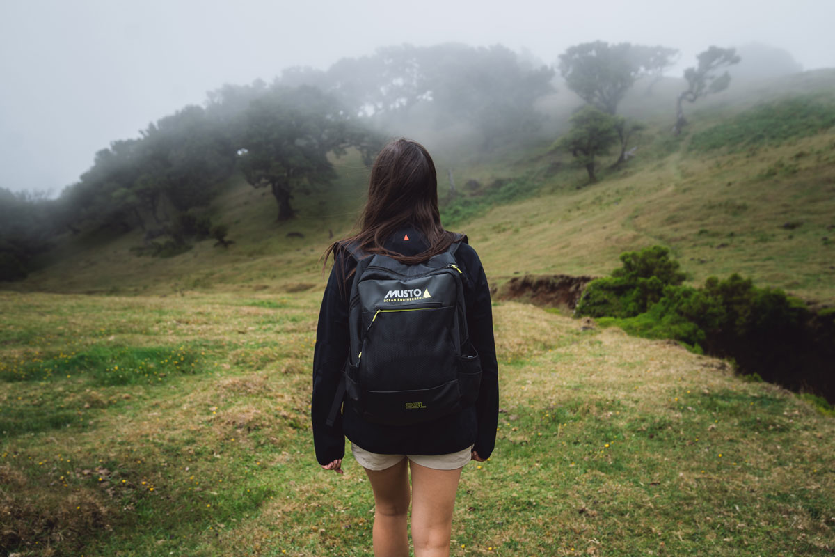 Musto commuter backpack deals